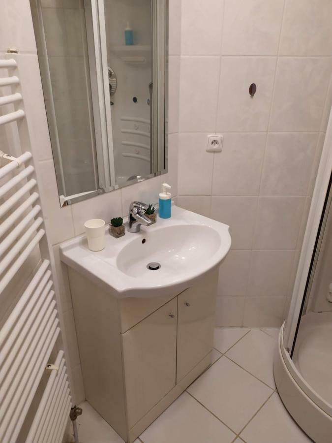 Kate & Jenny - Two-Level Apartment In The Old Town Pressburg Exterior foto